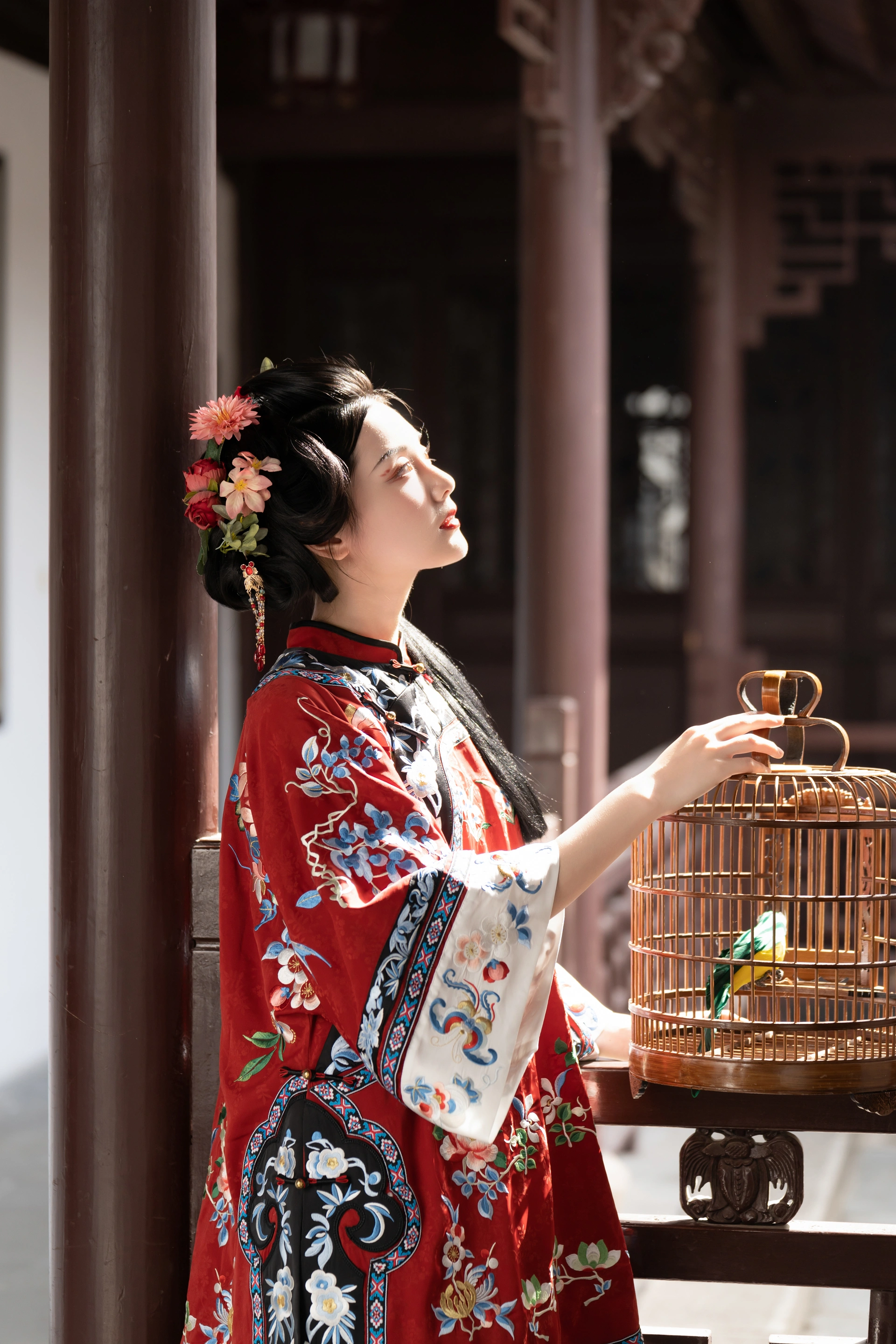 [YITUYU艺图语]2023.12.17 红衣下的她 高高 2